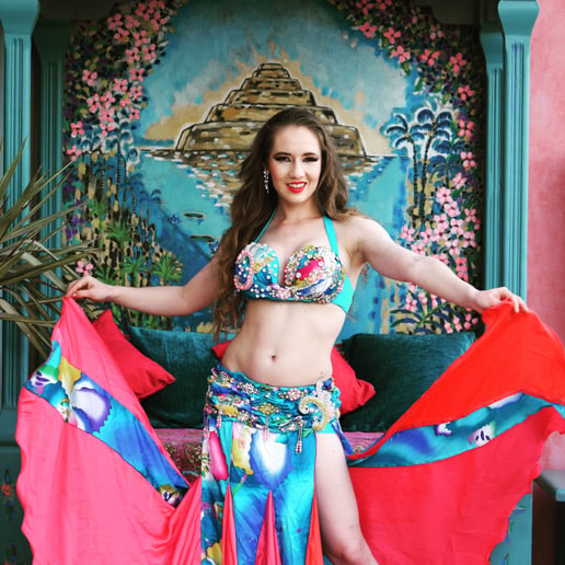 Gallery photo 2 of Laura Leyl Bellydance