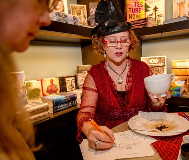 Gallery photo 10 of Laura E. West, Fortune-teller & Lipsologist