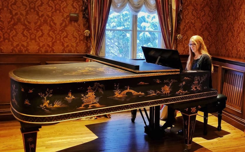 Gallery photo 7 of Laura Evans Piano