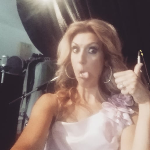 Gallery photo 5 of Laura Landauer as "Celine Dion"
