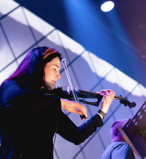 Gallery photo 2 of Laura Lienemann, Violinist