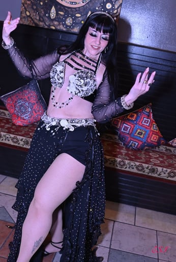Gallery photo 5 of Laura Morgaine Belly Dance