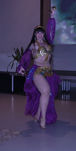 Gallery photo 4 of Laura Morgaine Belly Dance