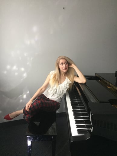 Gallery photo 1 of Laura Riggs