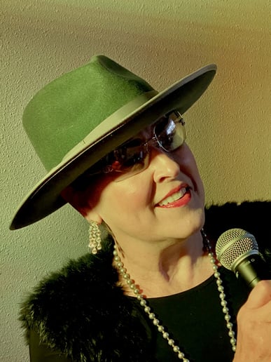 Gallery photo 1 of Laura Vida Music