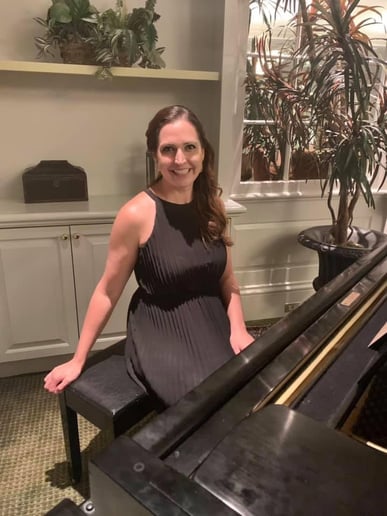 Gallery photo 10 of Laurel Hart - Professional Piano