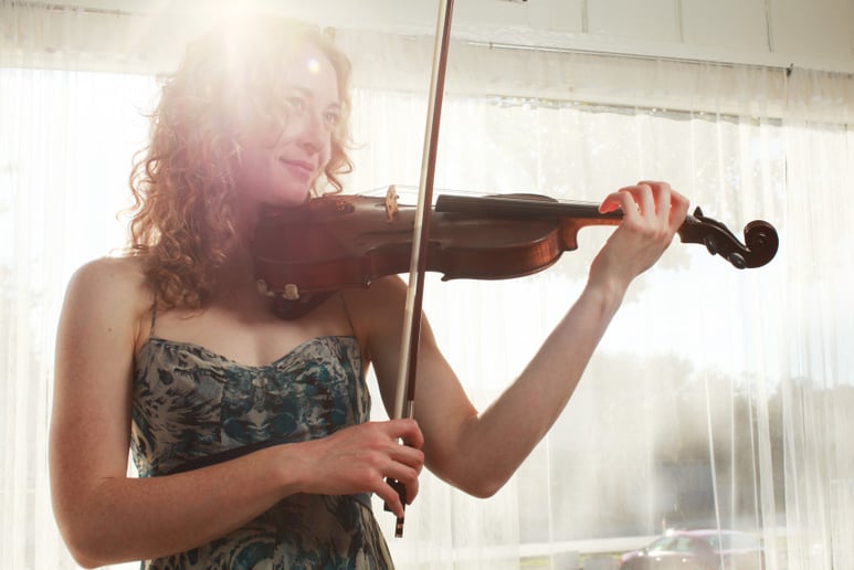Gallery photo 3 of Laurel Thomsen Violin/Viola Performance