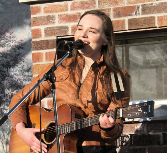 Gallery photo 1 of Lauren Ash