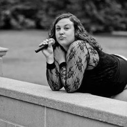 Gallery photo 3 of Lauren G