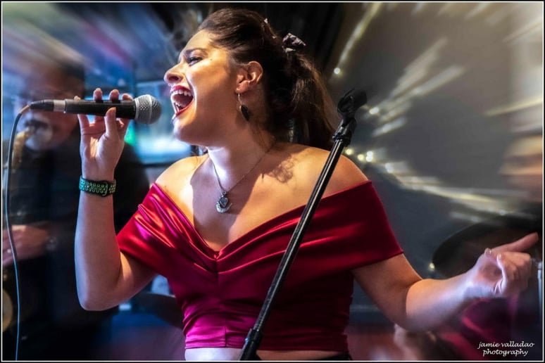 Gallery photo 3 of Lauren Halliwell & The Dirty Sound