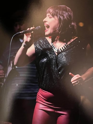 Gallery photo 4 of Lauren Halliwell & The Dirty Sound
