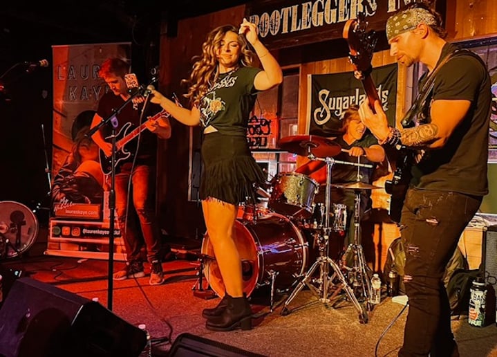 Gallery photo 1 of Lauren Kaye Band