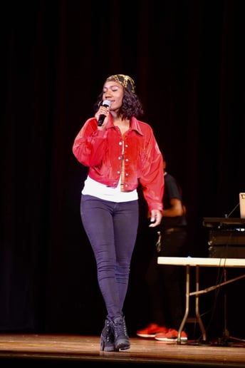 Gallery photo 2 of Lauren Knight Comedy