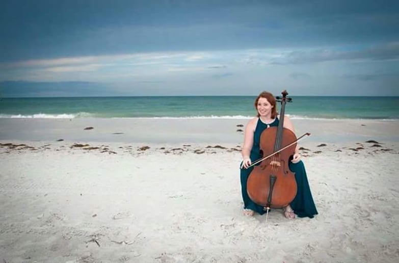 Gallery photo 3 of Lauren of Lumid