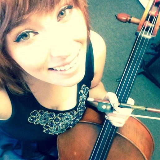 Gallery photo 9 of Lauren of Lumid