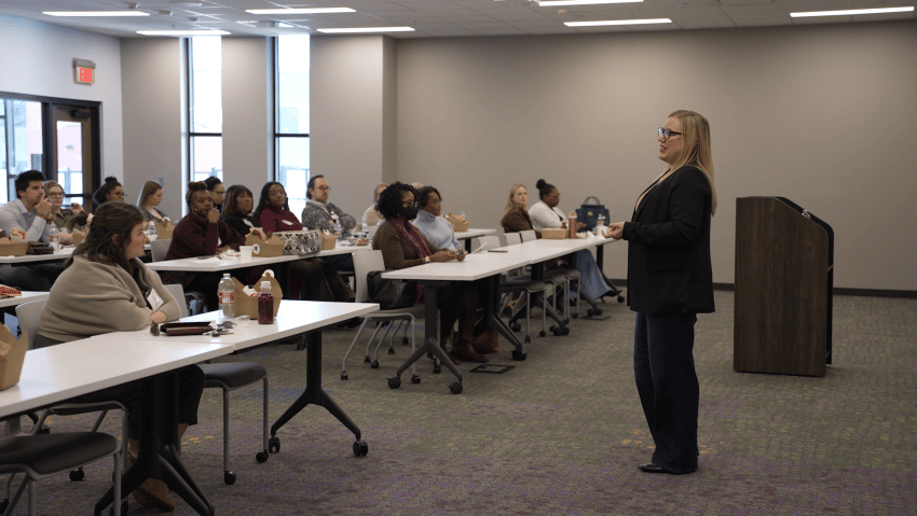 Gallery photo 3 of Lauren Ready | Keynote Speaker