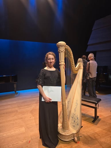 Gallery photo 6 of Lauren Swain, Harpist