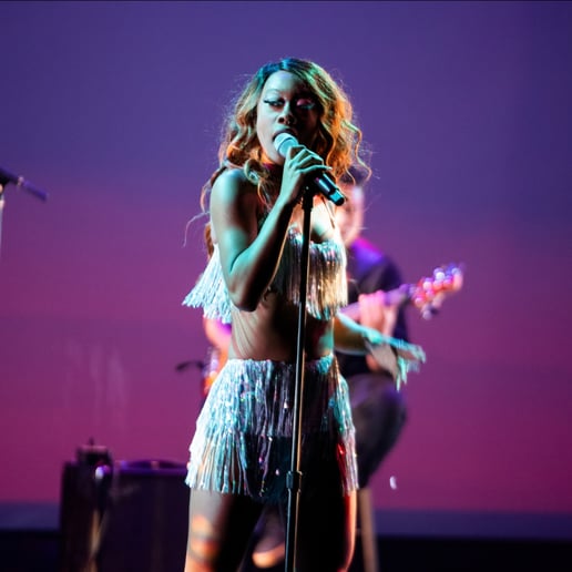 Gallery photo 1 of Lauryn Live
