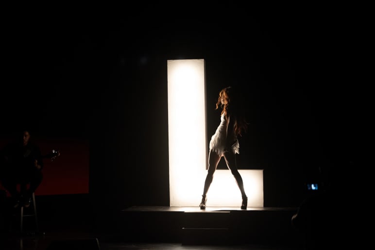 Gallery photo 4 of Lauryn Live