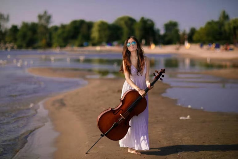 Gallery photo 1 of Le Shi-Soddu, Cellist