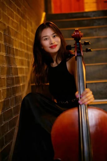 Gallery photo 5 of Le Shi-Soddu, Cellist
