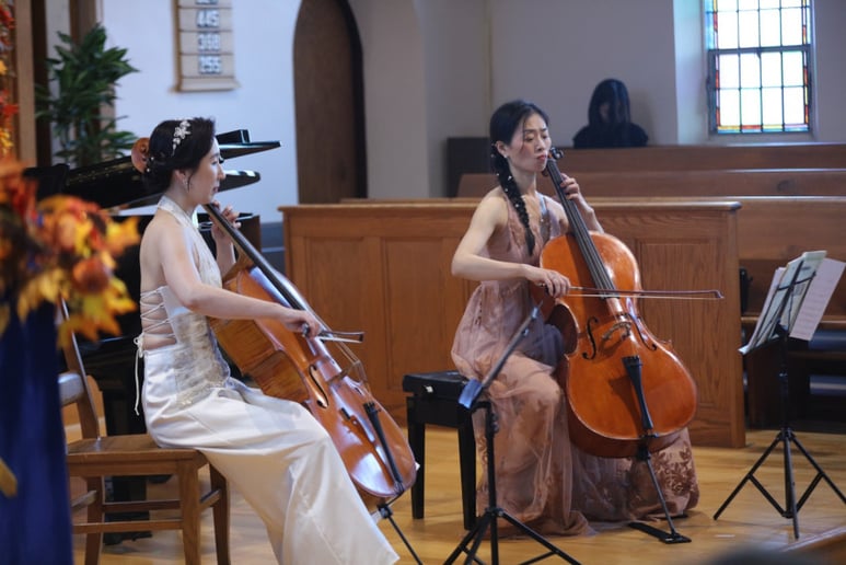 Gallery photo 7 of Le Shi-Soddu, Cellist