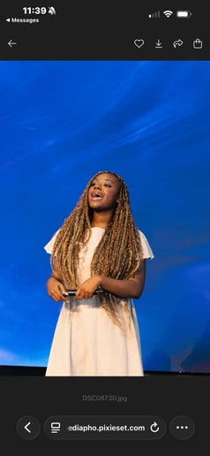 Gallery photo 2 of Lead worship