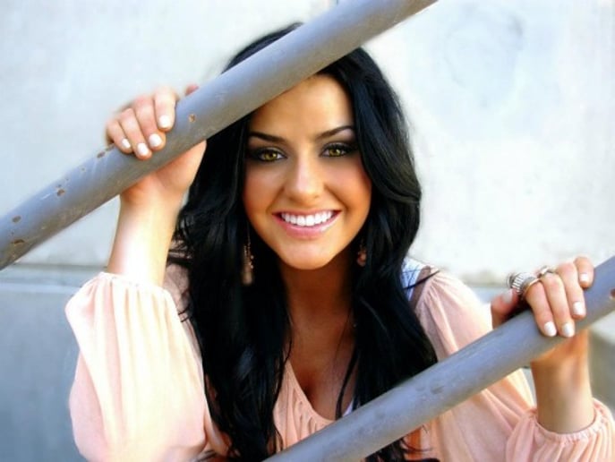 Gallery photo 1 of Leah Raci