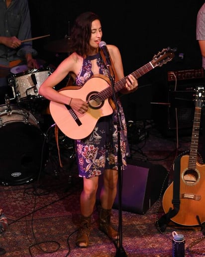 Gallery photo 6 of Leah Shoshanah