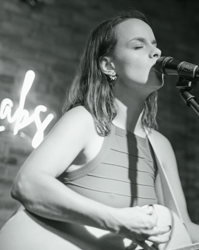 Gallery photo 8 of Leah Simmons Music