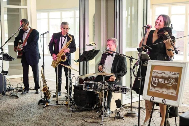 Gallery photo 1 of Leather & Lace Acoustic & Dance Bands