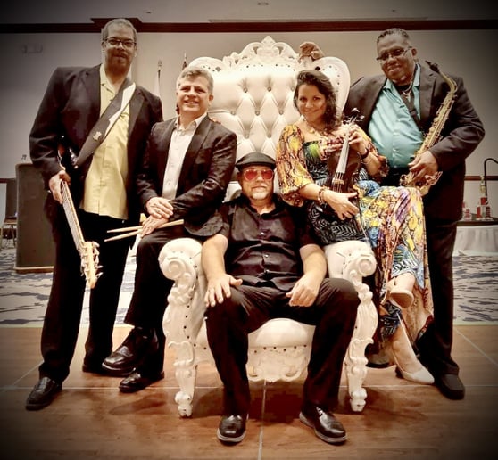 Gallery photo 2 of Leather & Lace Acoustic & Dance Bands