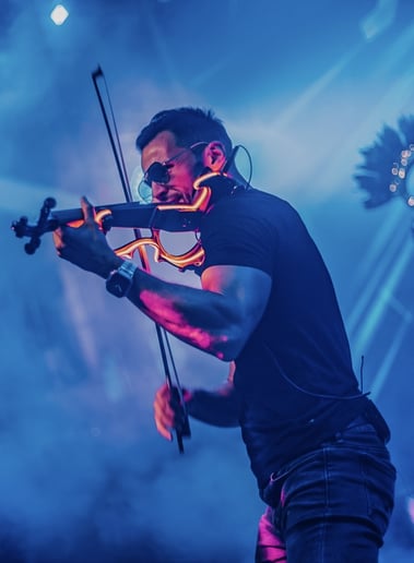 Gallery photo 2 of LED Dancing Violinist / Svet