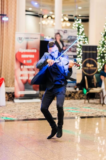 Gallery photo 14 of LED Dancing Violinist / Svet