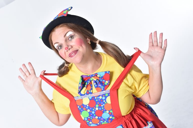 Gallery photo 1 of Lee Loo the Clown