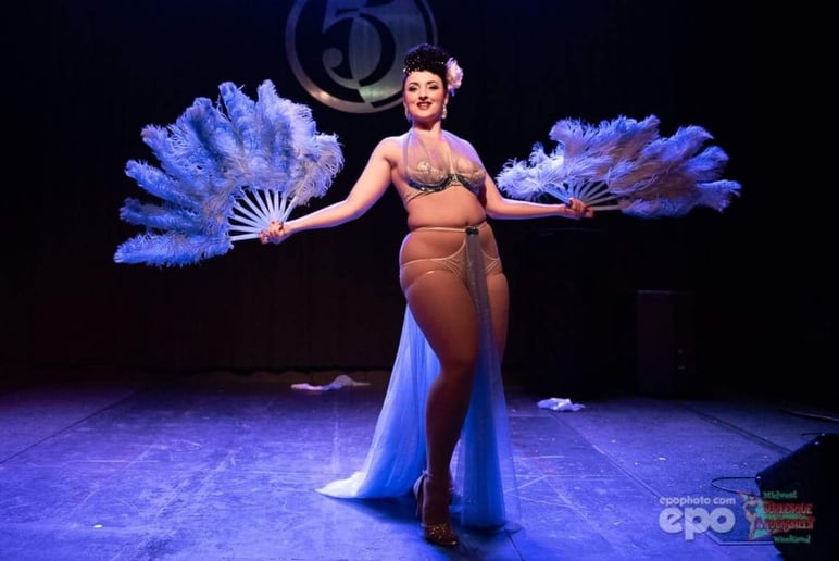 Gallery photo 5 of Leena Allure Detroit Burlesque