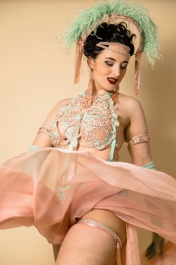 Gallery photo 1 of Leena Allure Detroit Burlesque
