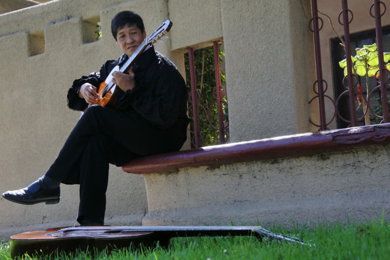 Gallery photo 5 of Leguitar