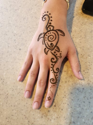 Gallery photo 6 of Leigh Ann's Facepaint and Henna