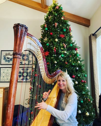 Gallery photo 3 of Leigh Brown - Harpist