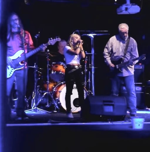 Gallery photo 2 of Leigh Hutchins & Breakin Steel