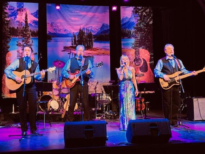 Gallery photo 6 of Leisa Way & The Wayward Wind Band
