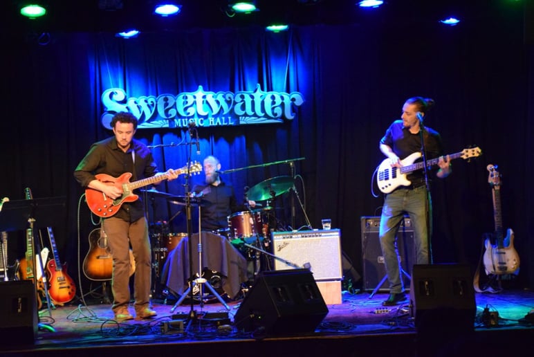 Gallery photo 1 of Lender Music