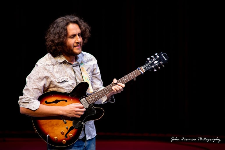 Gallery photo 6 of Lennon.Live