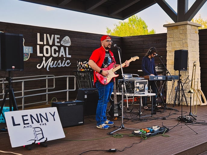Gallery photo 4 of Lenny and the D