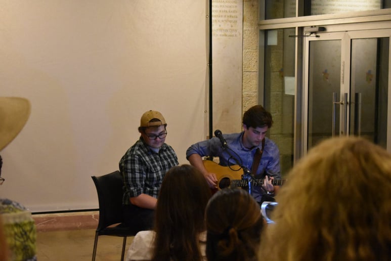 Gallery photo 7 of Lenny Miller, Session and Solo Guitarist