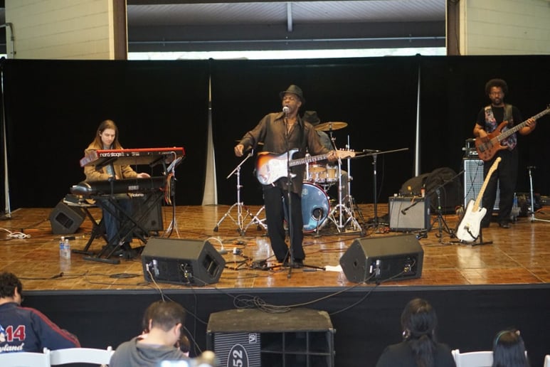 Gallery photo 5 of Leo Key & The Company