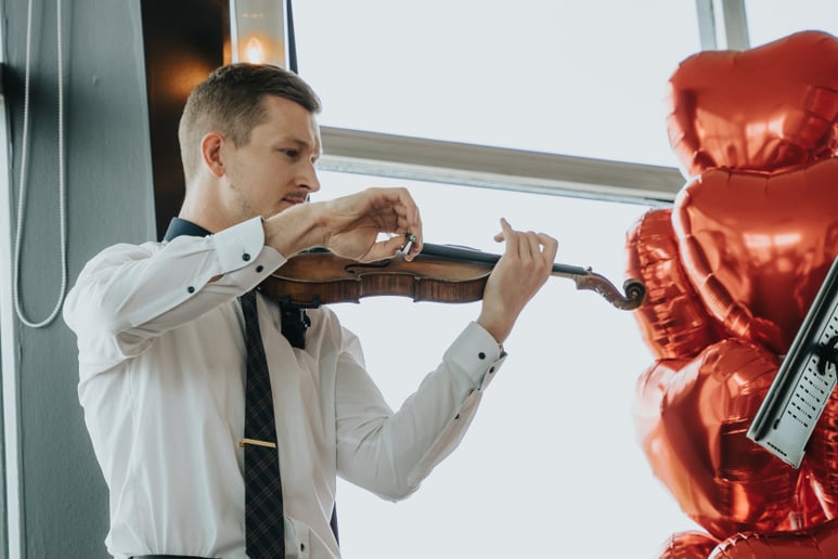 Gallery photo 7 of Liam Calhoun - Acoustic/Electric Violin