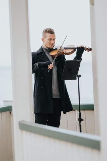 Gallery photo 6 of Liam Calhoun - Acoustic/Electric Violin