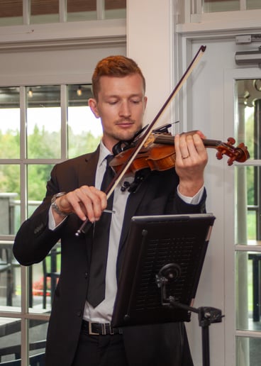 Gallery photo 8 of Liam Calhoun - Acoustic/Electric Violin